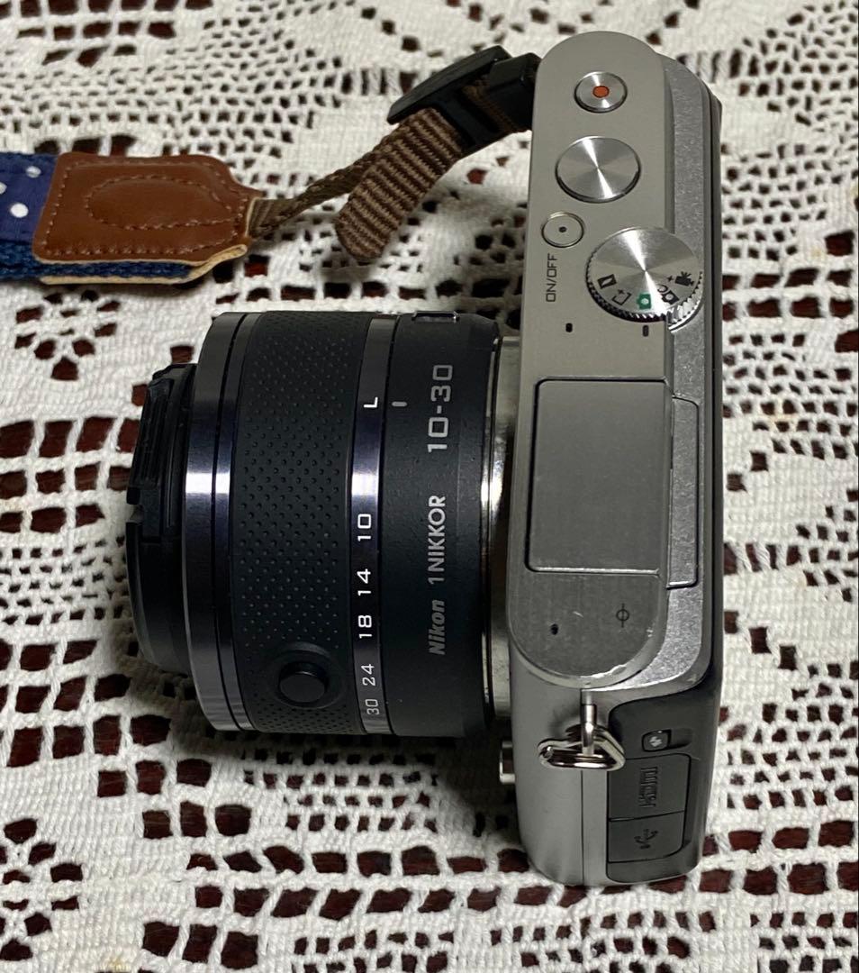 Nikon 1 J3 ミラーレスカメラ シルバーカメラケース付き