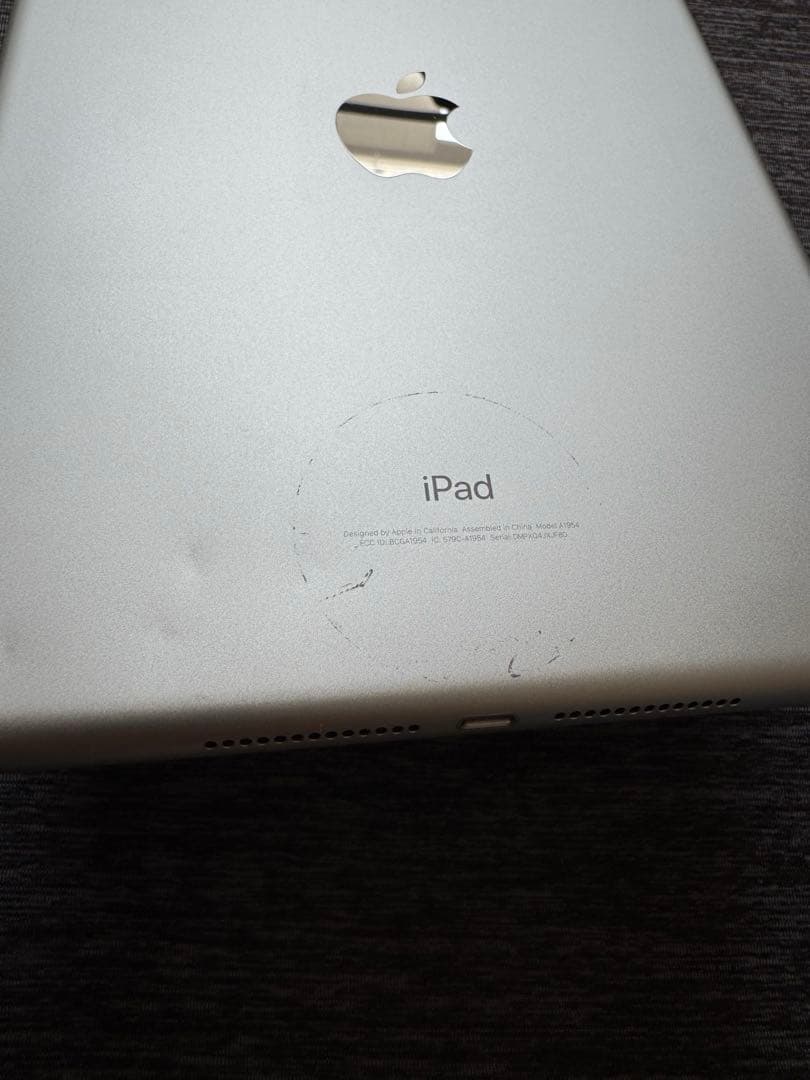 iPad 32GB （第6世代）9.7インチ