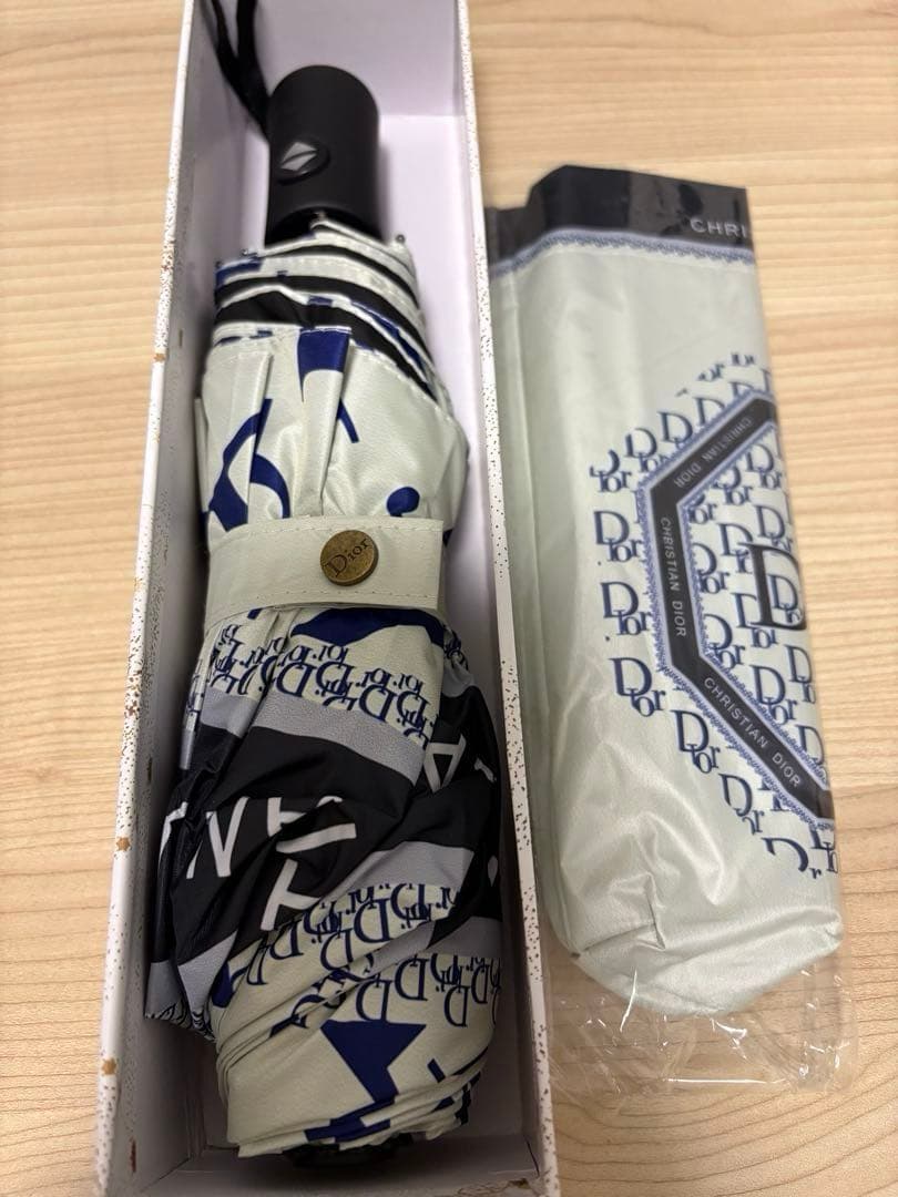 Dior傘　晴雨兼用ロゴプリント