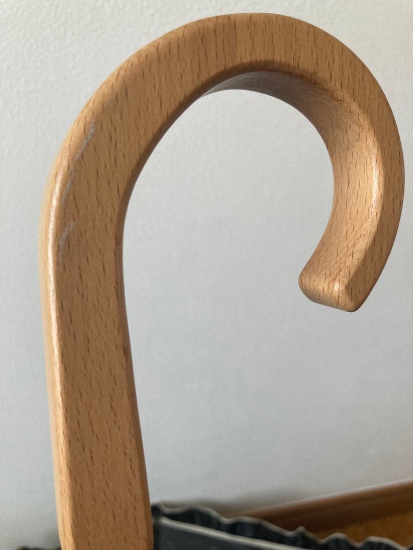 サンバリア100 折りたたみ日傘 ２段折 フリル ベージュ　木曲がり手元