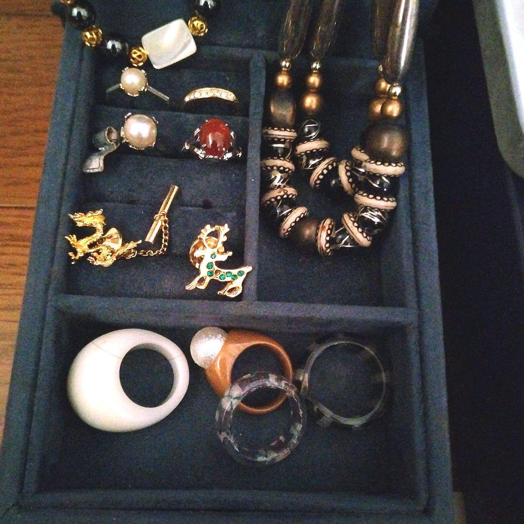 遺品整理　生前整理アクセサリーまとめ売り　ネックレス　リング　ブローチ