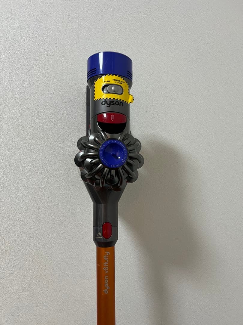 動作確認済み Dyson　V8 fluffy+　サイクロンクリーナー 掃除機