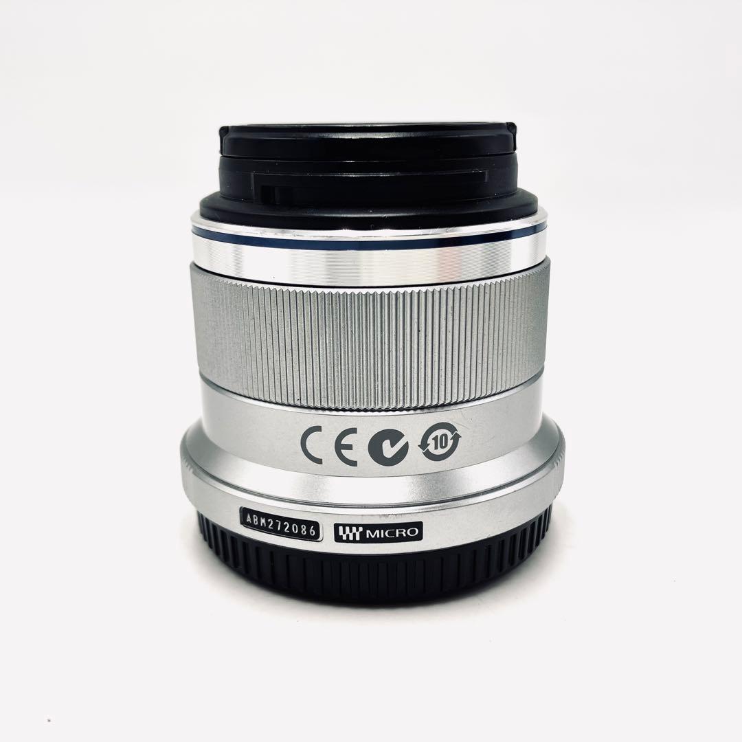 OLYMPUS 45mm F1.8 シルバー　単焦点レンズ