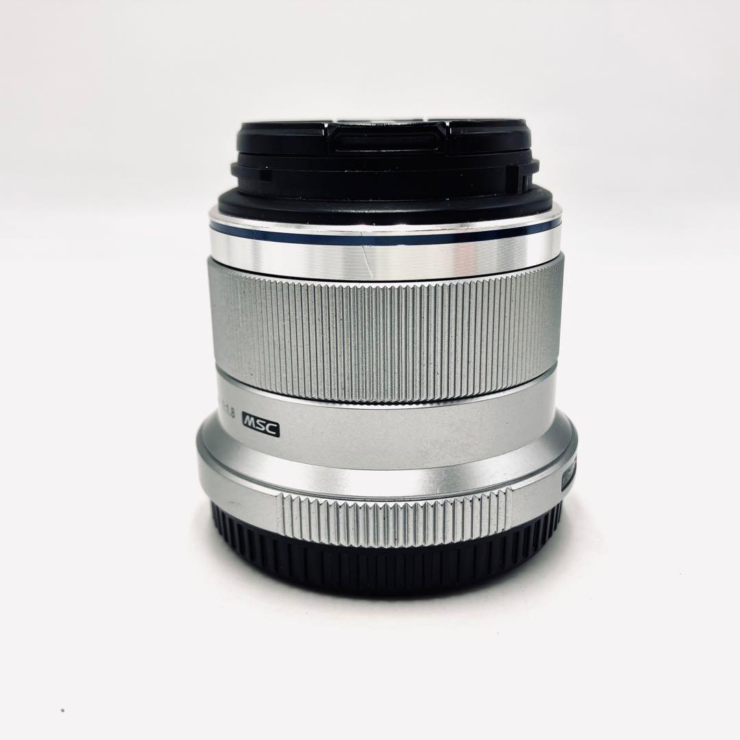 OLYMPUS 45mm F1.8 シルバー　単焦点レンズ