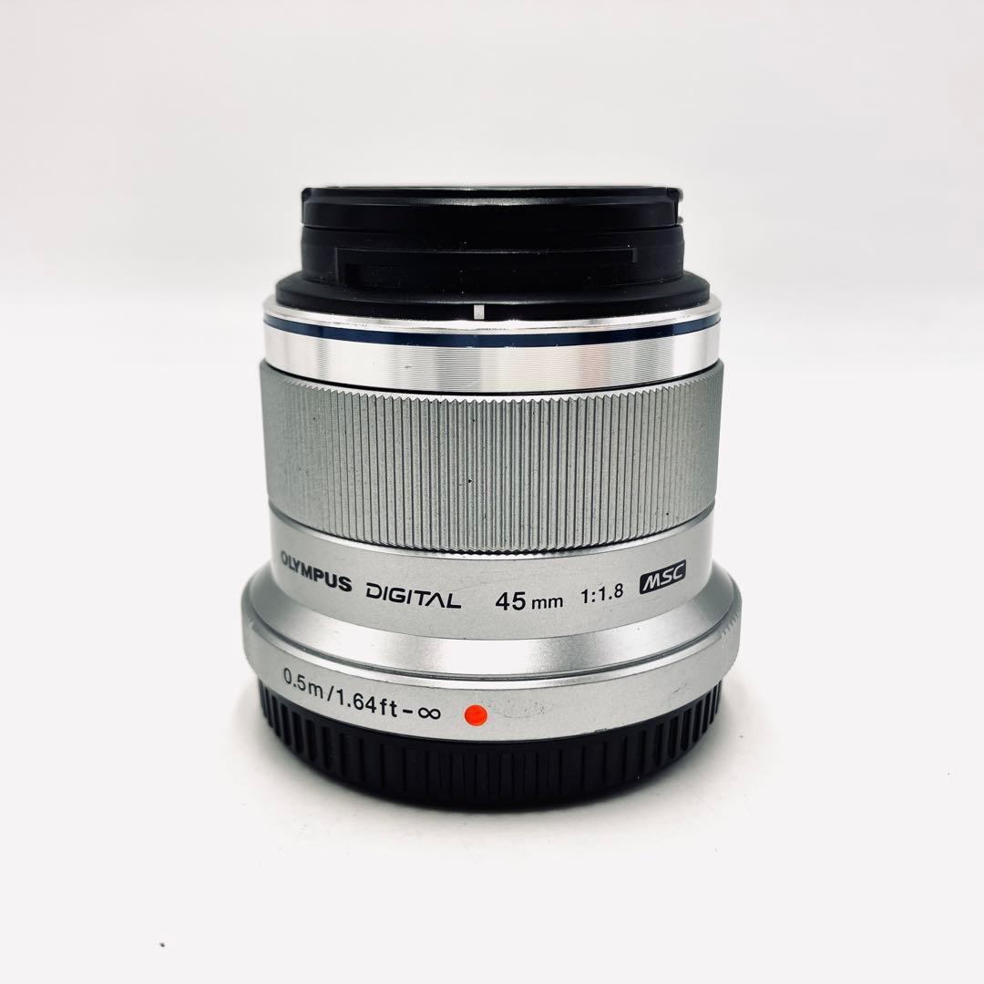 OLYMPUS 45mm F1.8 シルバー　単焦点レンズ