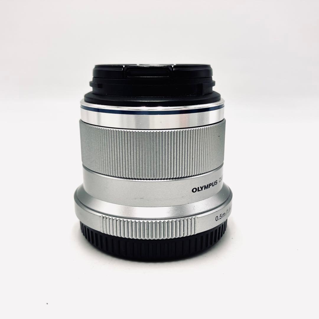 OLYMPUS 45mm F1.8 シルバー　単焦点レンズ