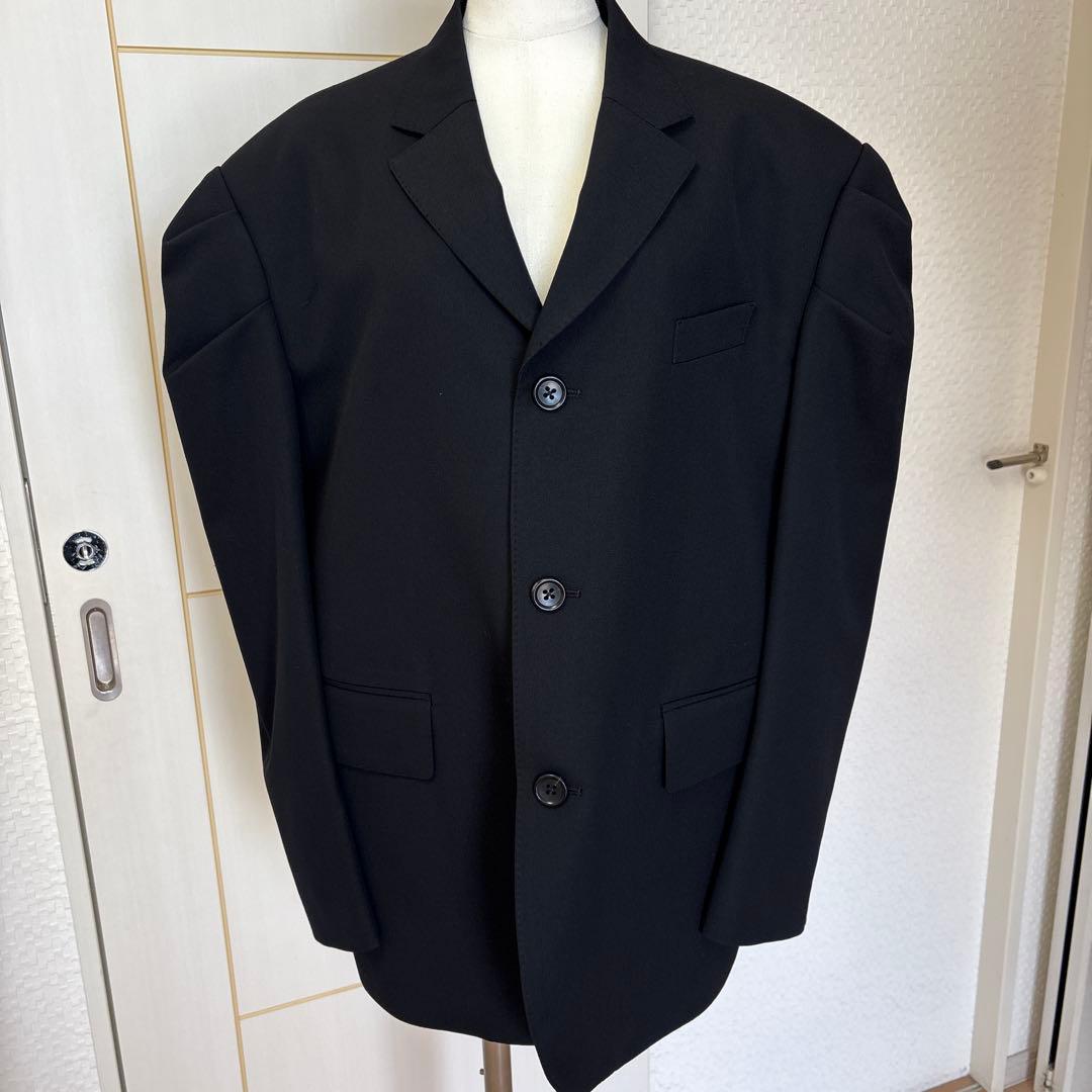 HOLIDAY 黒 パワーショルダージャケット