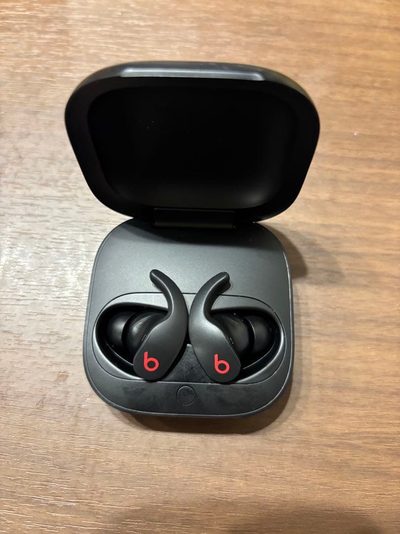 Beats fit Proワイヤレスイヤホン ブラック 充電ケース付き
