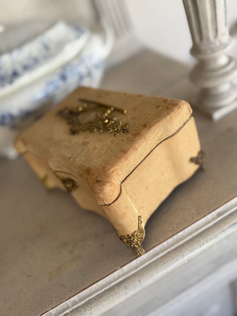 フランスアンティーク装飾ビジューコフレボックス中ライナーシルクピンク希少