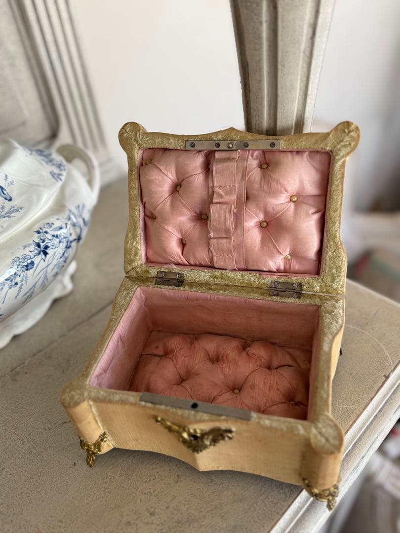 フランスアンティーク装飾ビジューコフレボックス中ライナーシルクピンク希少