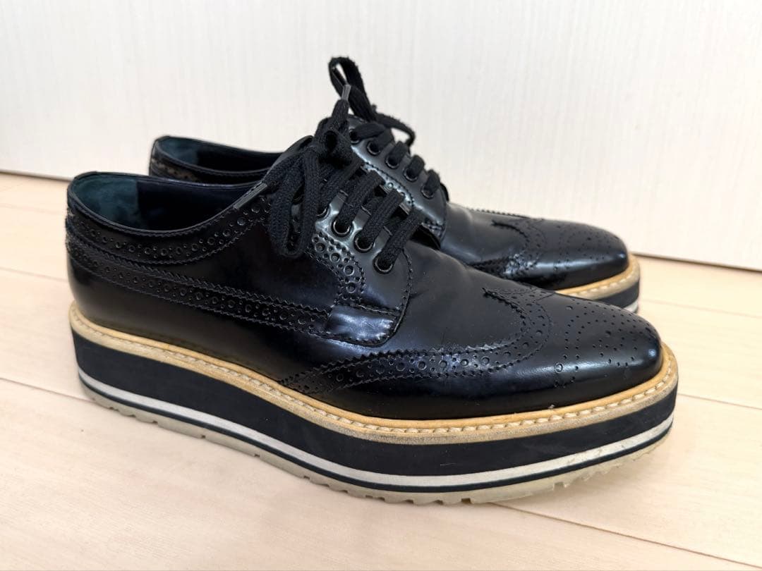 PRADA ウィングチップ レースアップシューズ