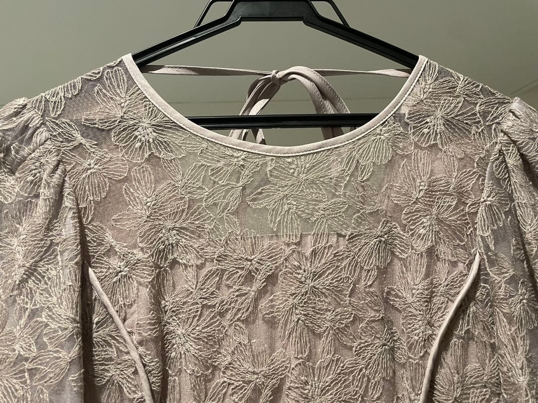 【美品】GIRL パフスリーブ総レースフレアロングワンピース　ピンクベージュ