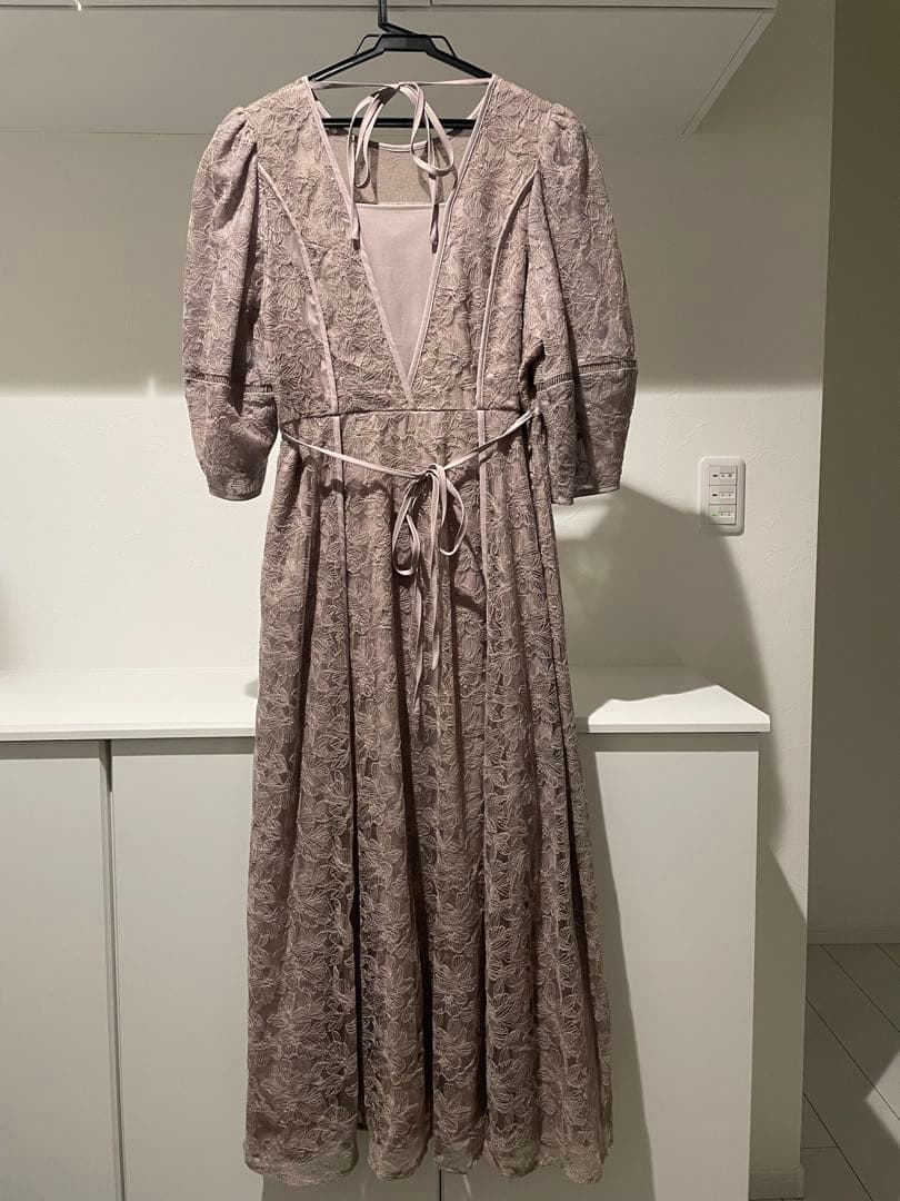 【美品】GIRL パフスリーブ総レースフレアロングワンピース　ピンクベージュ