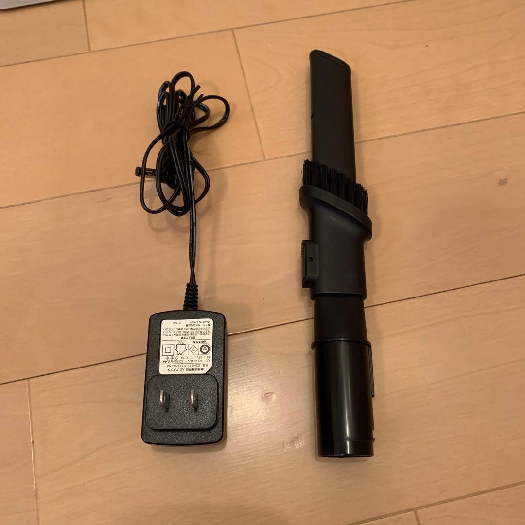 【超美品】山善 超軽量 コードレス サイクロン掃除機 専用スタンド付 最新モデル