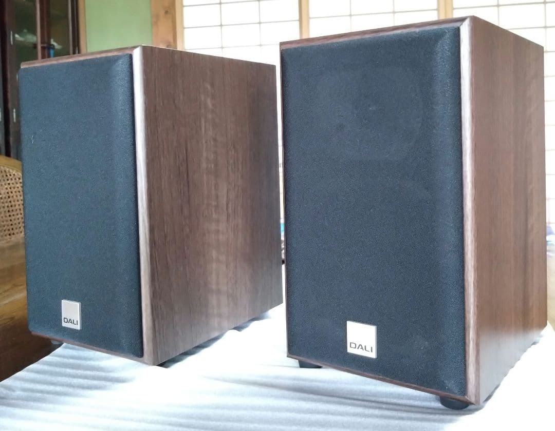 美品　完動品　DALI SPEKTOR1 ウォールナット　スピーカー