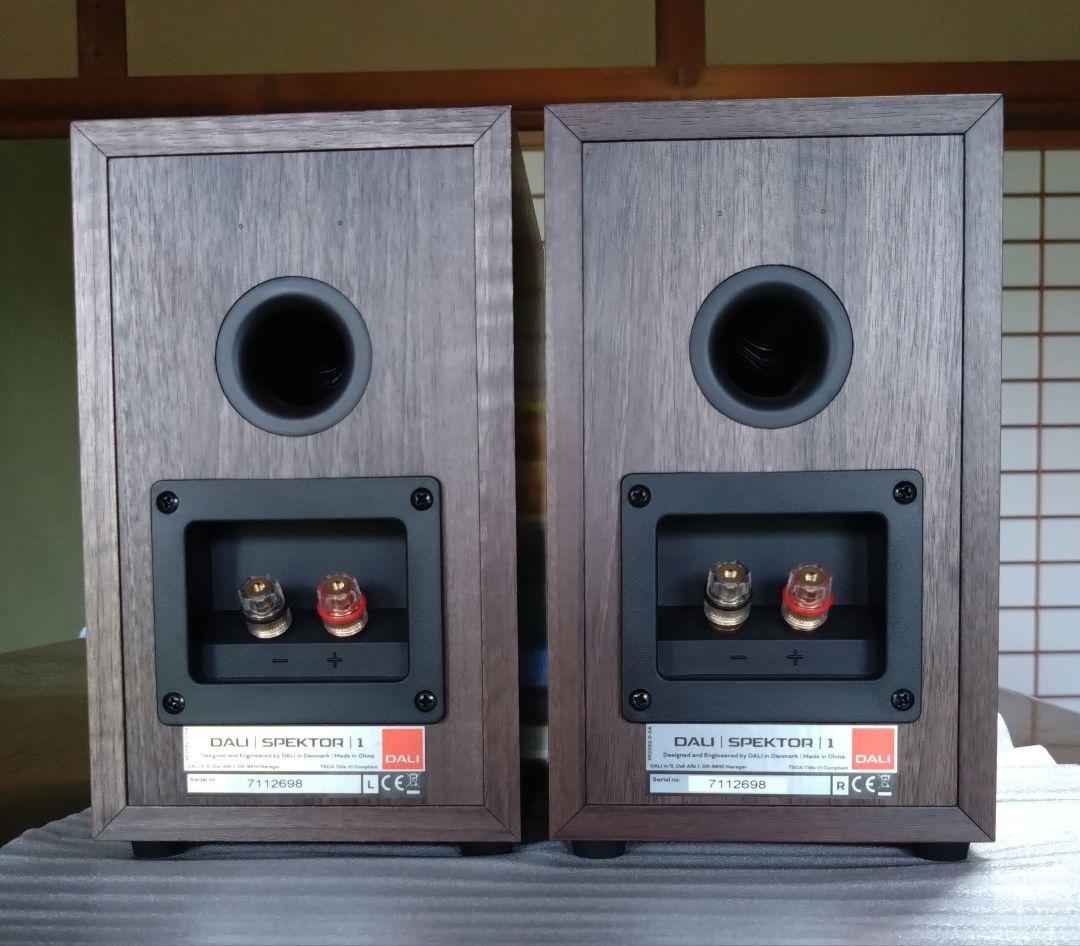 美品　完動品　DALI SPEKTOR1 ウォールナット　スピーカー
