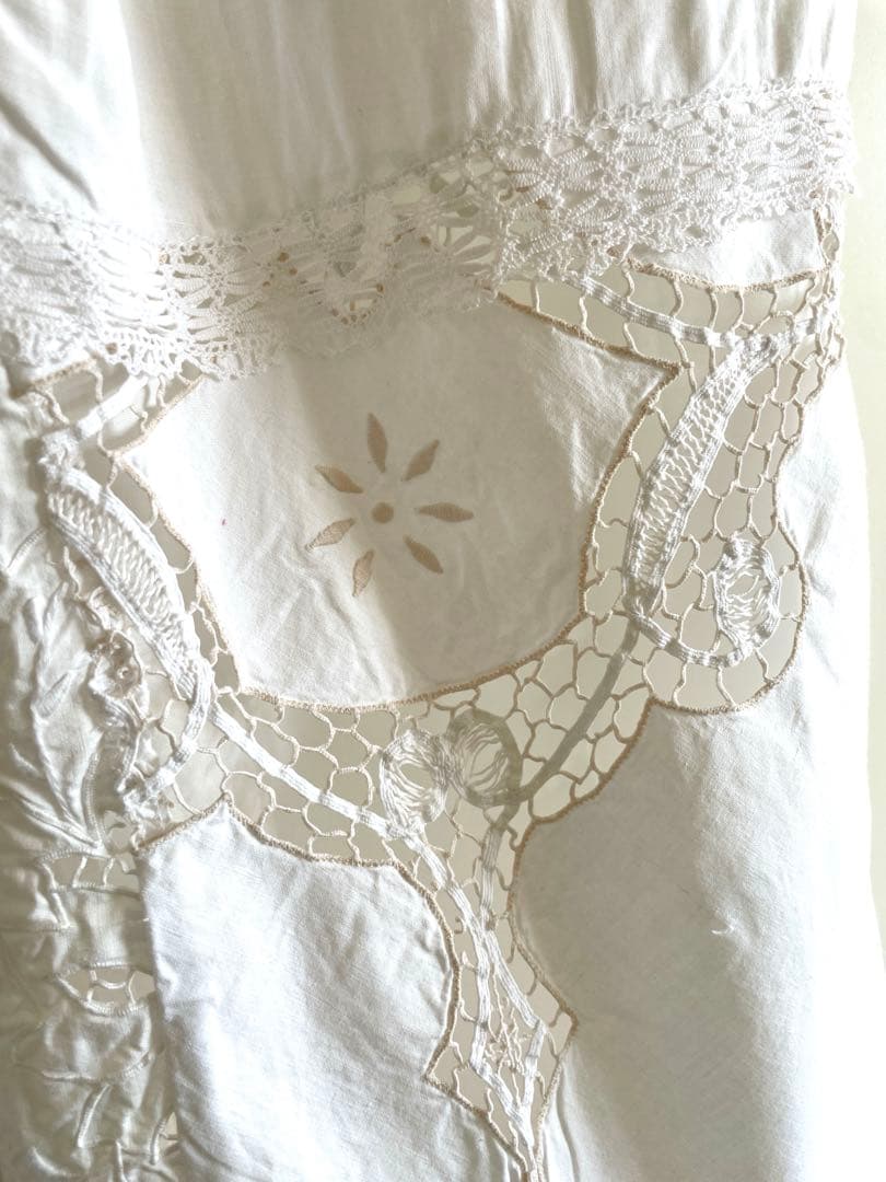 ヴンテージクロスリメイクパンツ　バテンレース 総裏地付き　　青い花刺繍