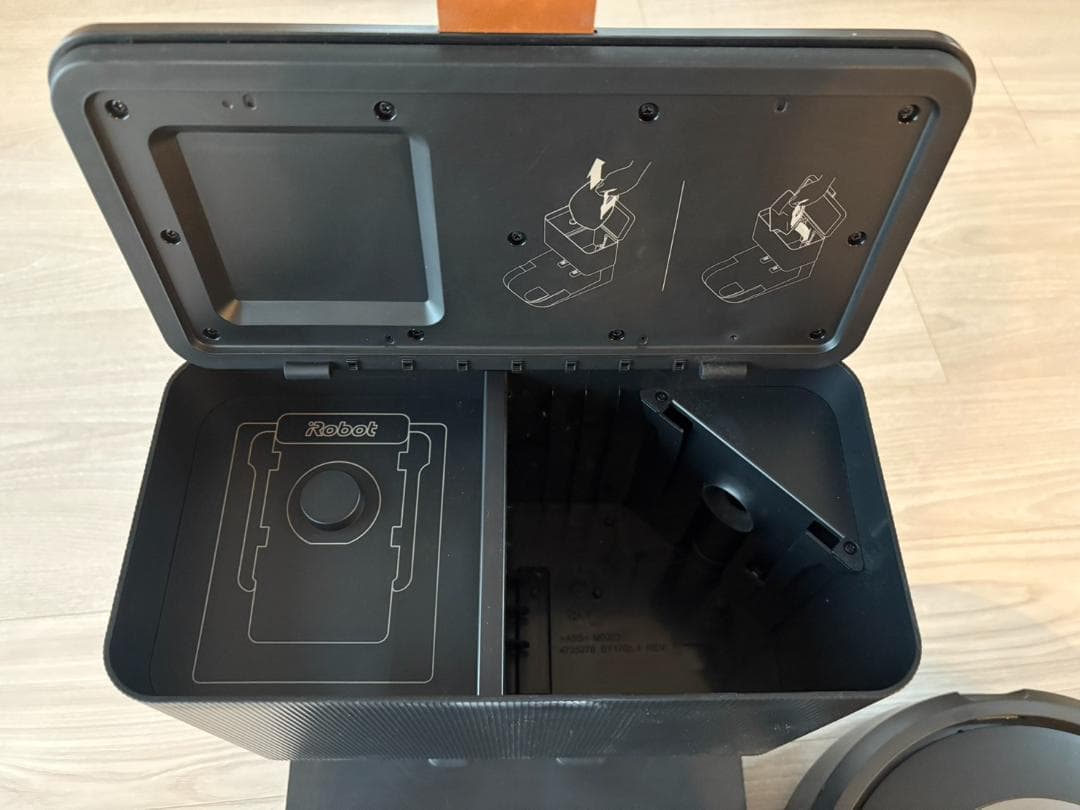 iRobot ロボット掃除機 (ルンバ j7)