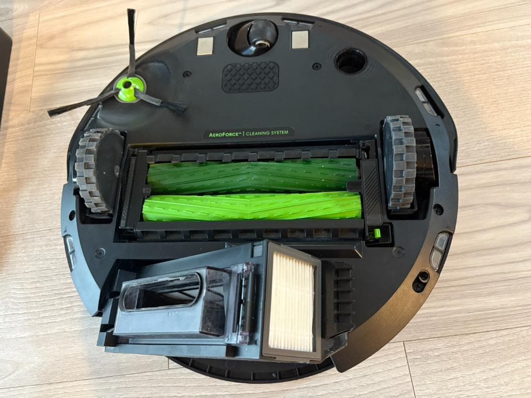 iRobot ロボット掃除機 (ルンバ j7)