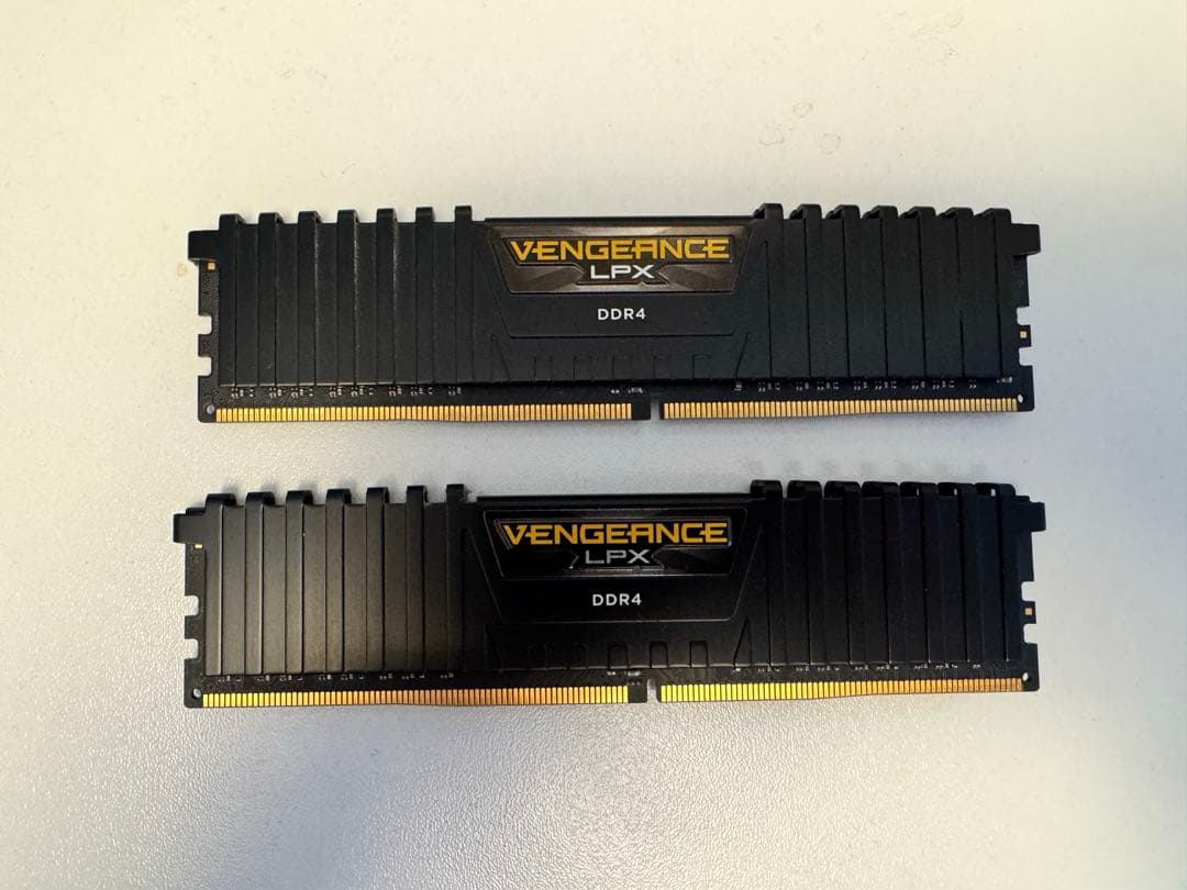 メモリ　DDR4（16GB） CORSAIR