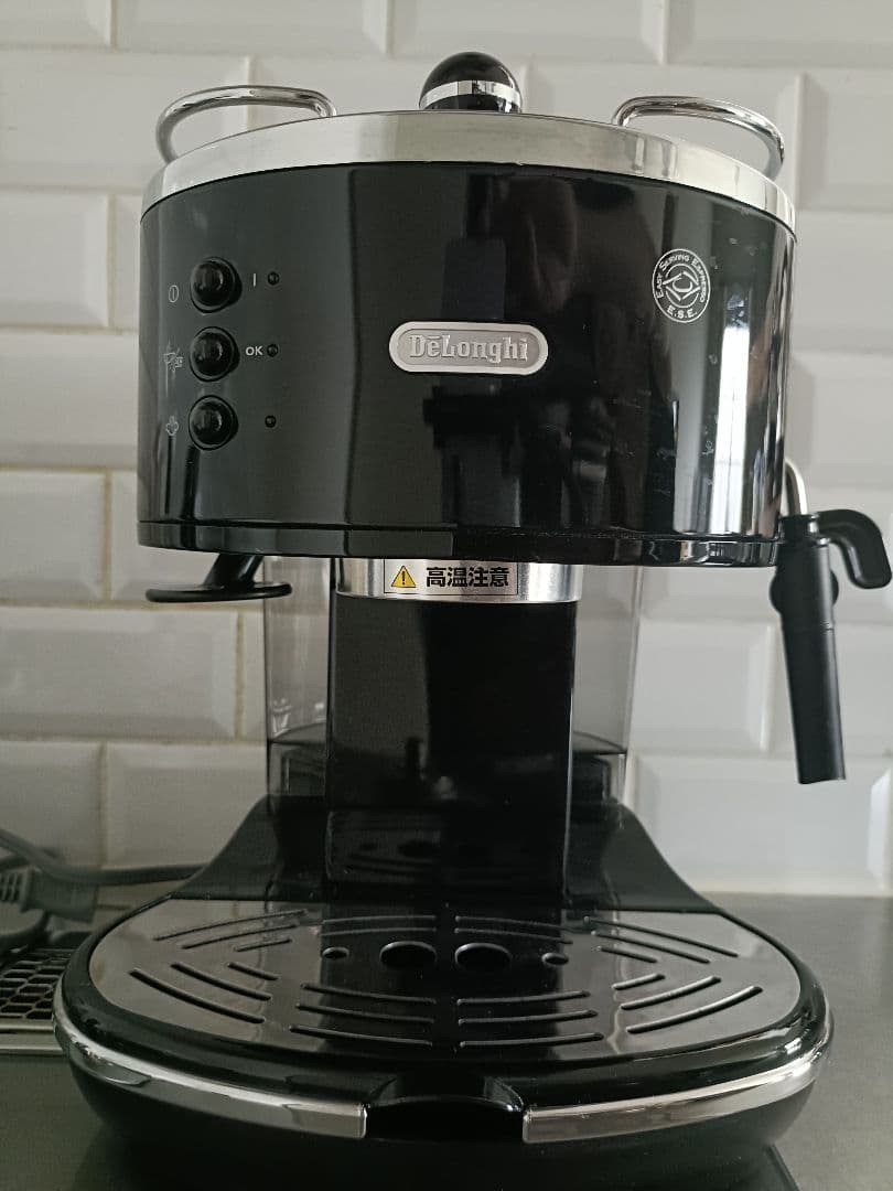 デロンギ　エスプレッソマシンECO310BK