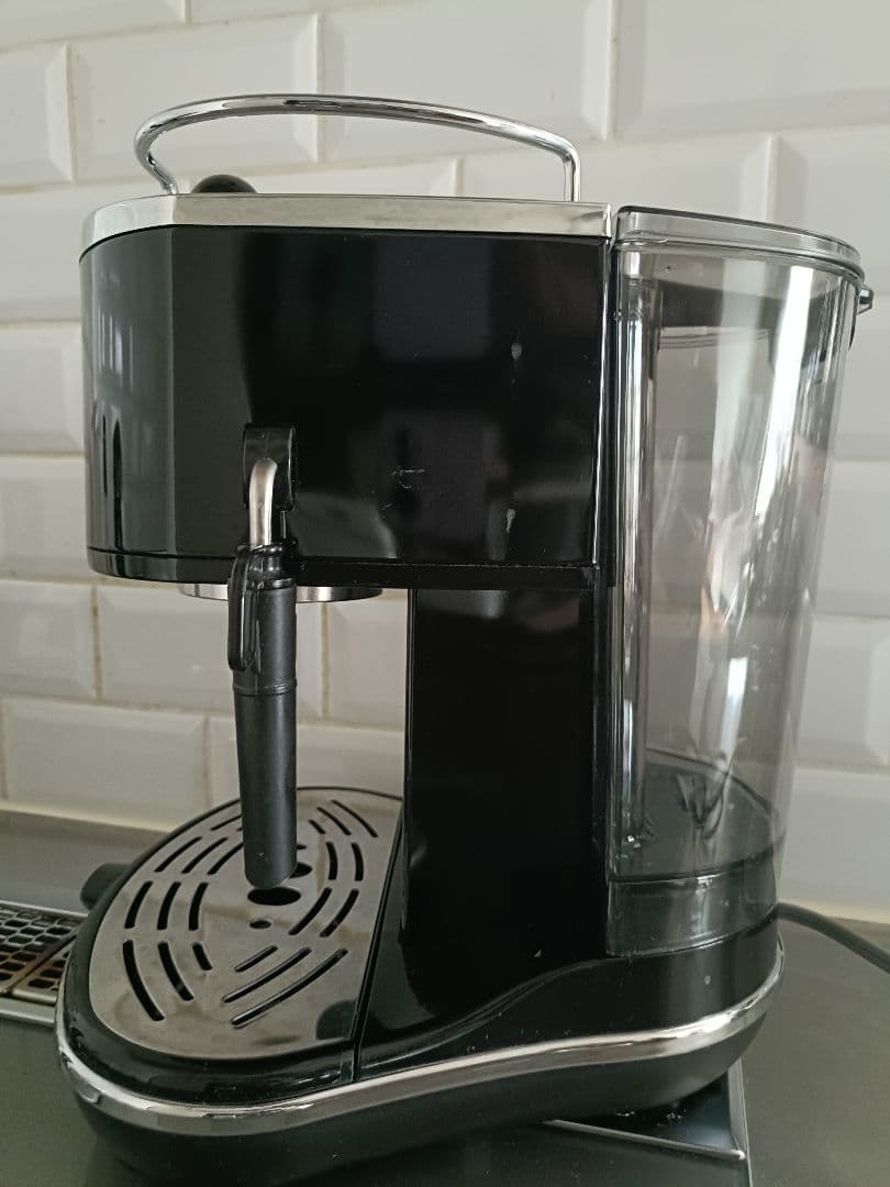 デロンギ　エスプレッソマシンECO310BK