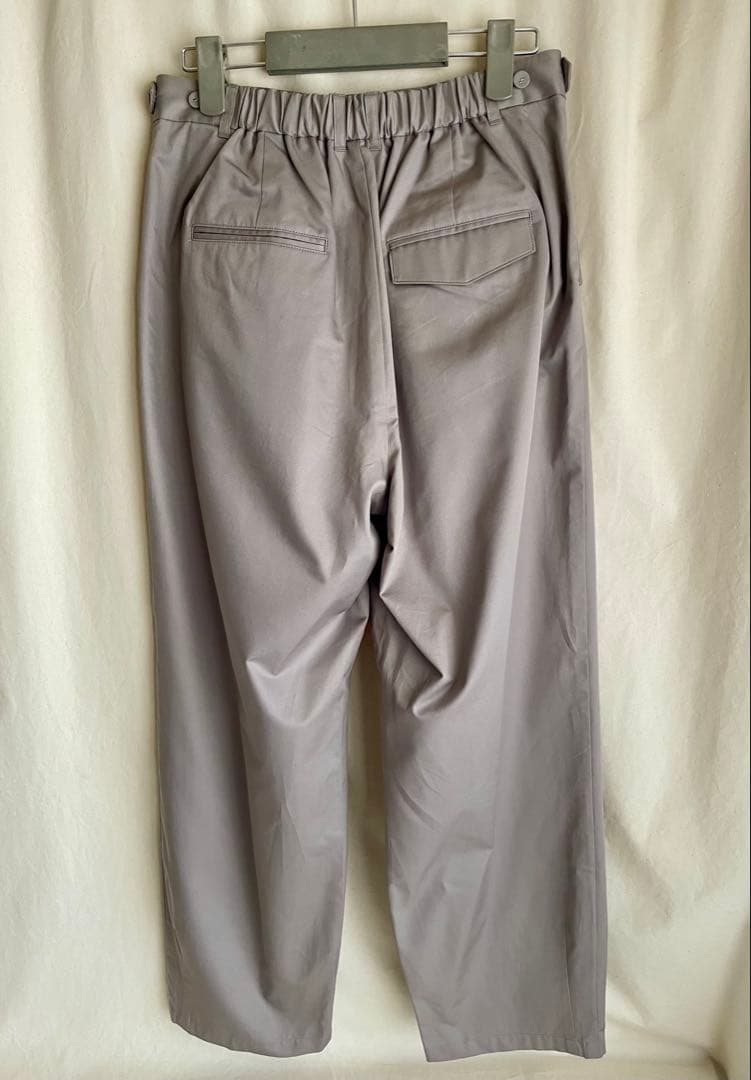 【新品タグ付き】北欧暮らしの道具店 タックパンツ バルーンパンツ グレージュ