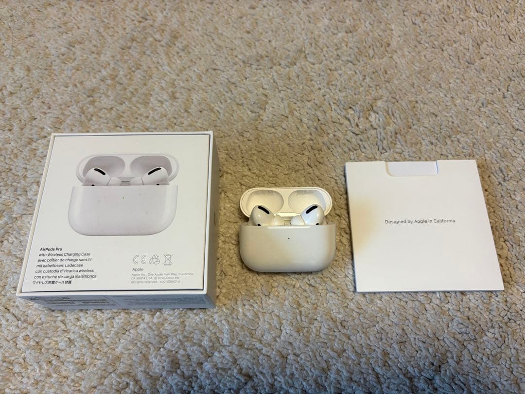 イヤホン AirPods Pro with Wireless Charging Case