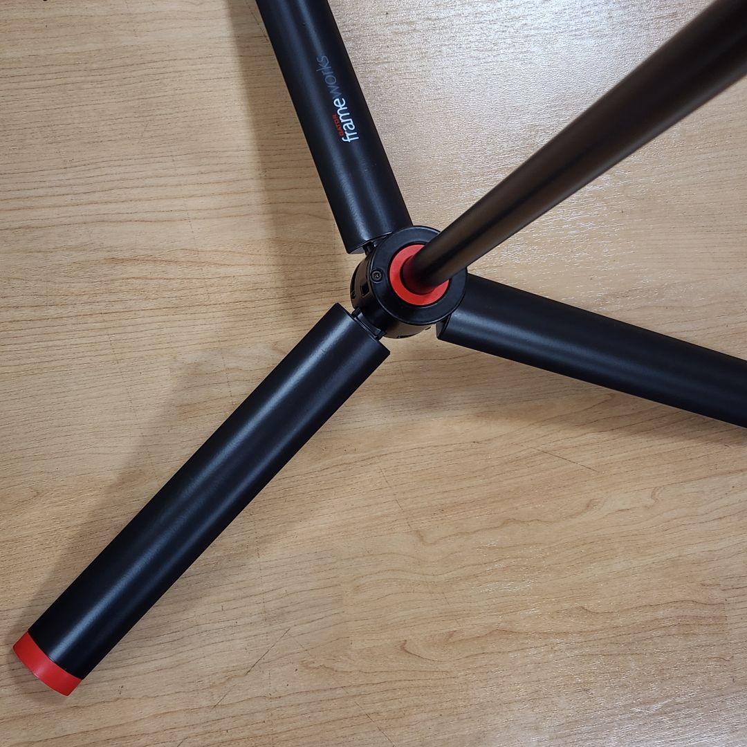 gator マイクスタンド 三脚式 黒と赤