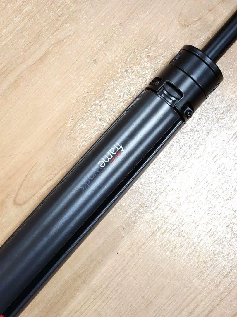 gator マイクスタンド 三脚式 黒と赤