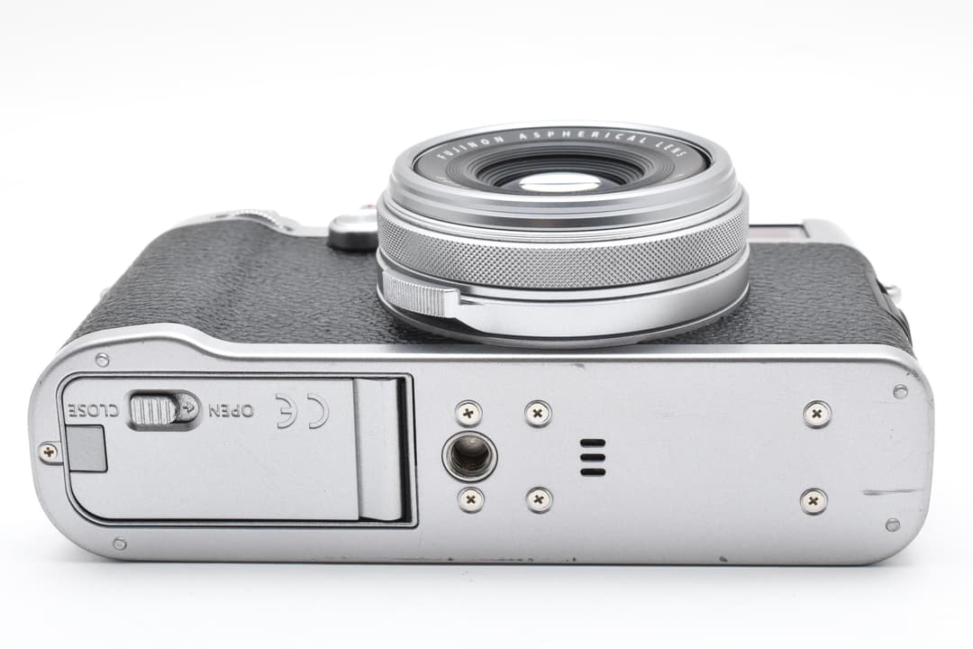 FUJIFILM X100F シルバー 0222
