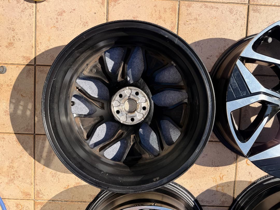 クラウンクロスオーバー MODELLISTA WingDancer ホイール4本