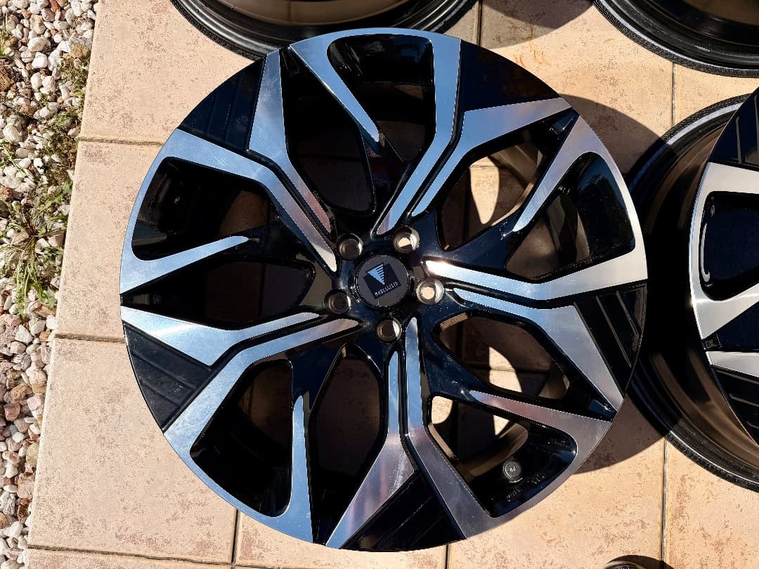 クラウンクロスオーバー MODELLISTA WingDancer ホイール4本