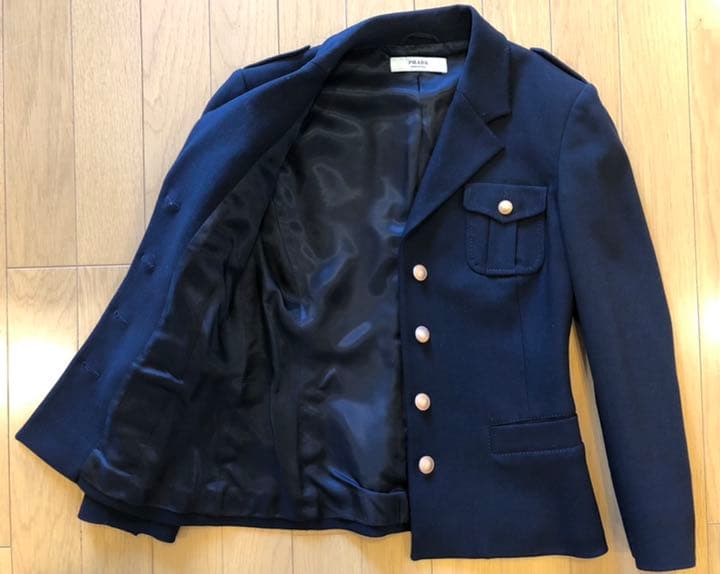 PRADA プラダ　美形　美品　スカートスーツ　入学式にも