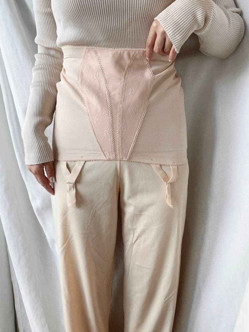 楽譜屋 フランス製ヴィンテージ ガーターコルセット ピンクベージュ