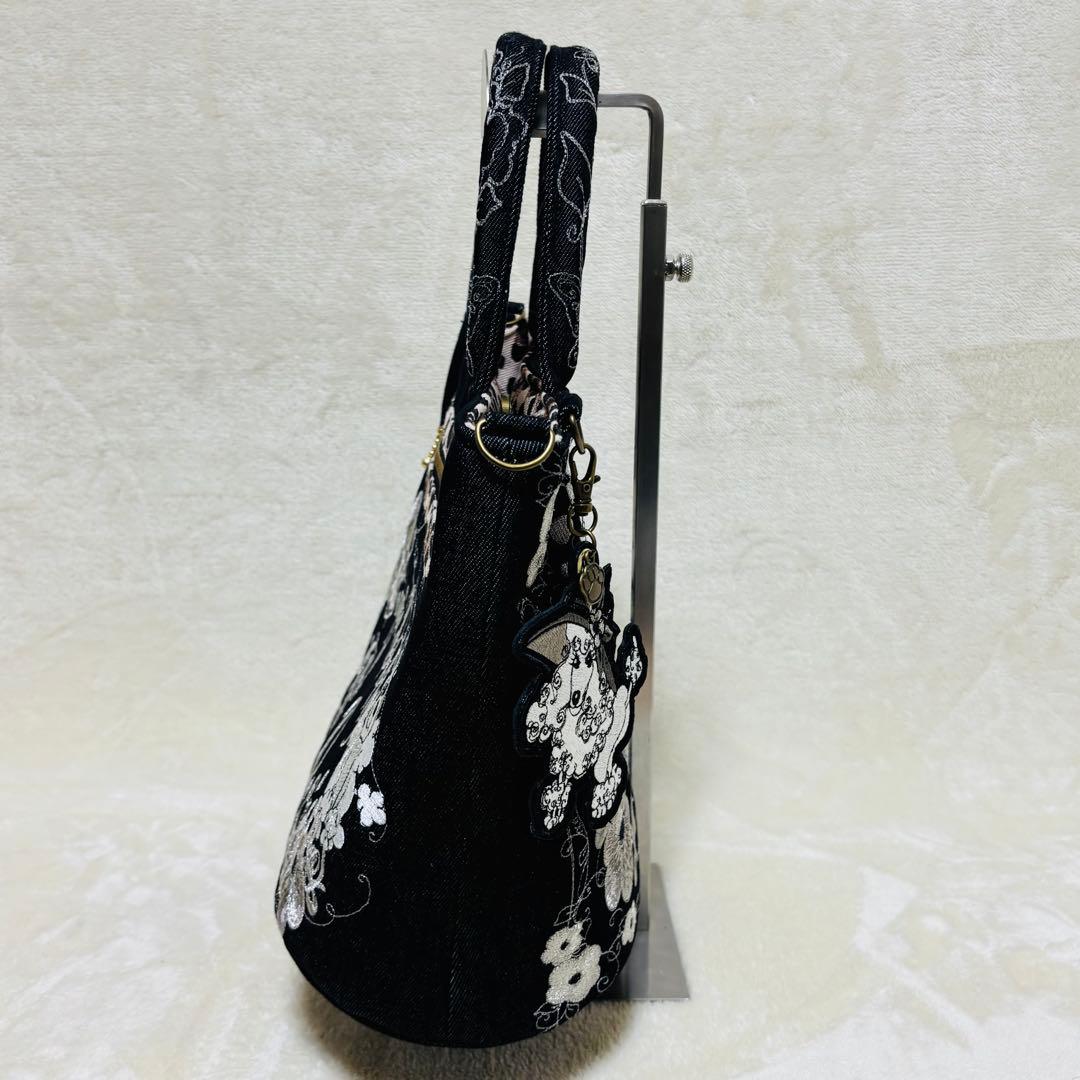 ロラライハリス　プードル刺繍 デニムトート ハンドメイド 一点物 チャーム付き