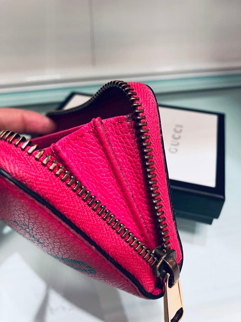 グッチ GUCCI ロゴプリント　コンパクト　ラウンドジップ　ケース