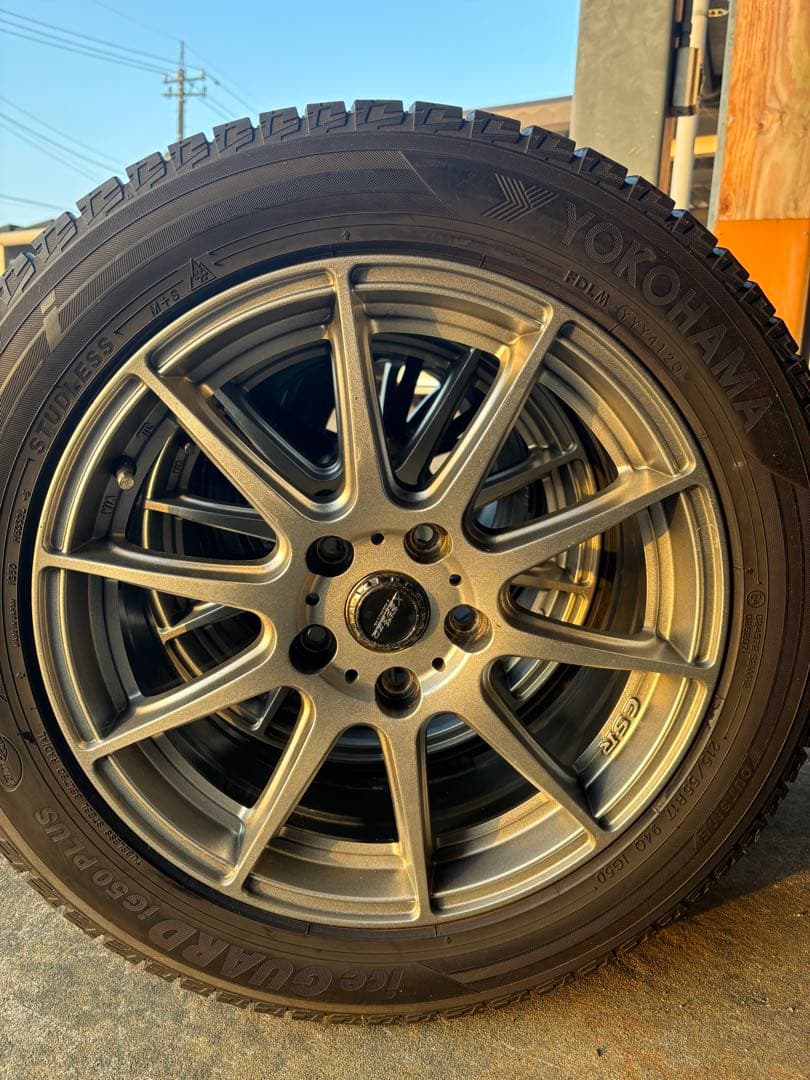 本田ヴェゼルスタッドレス Yokohama タイヤ・ホイールセット四本