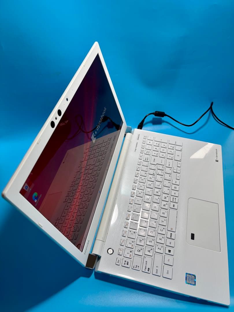 東芝 dynabook AZ65/GW i7 8550U SSD 2TB