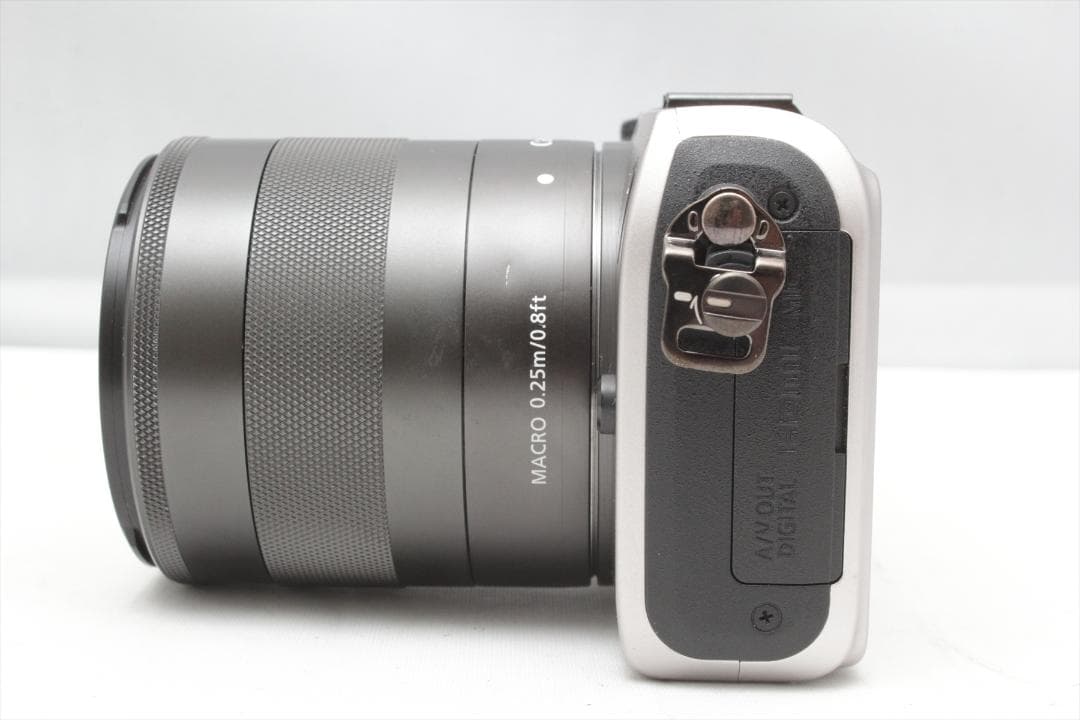 Canon EOS M ミラーレスカメラ