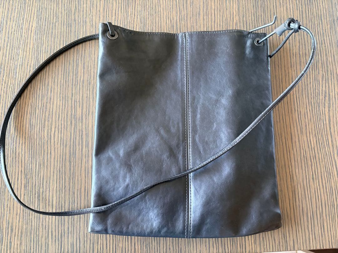 ATTACHMENT 黒 レザー ショルダーバッグ