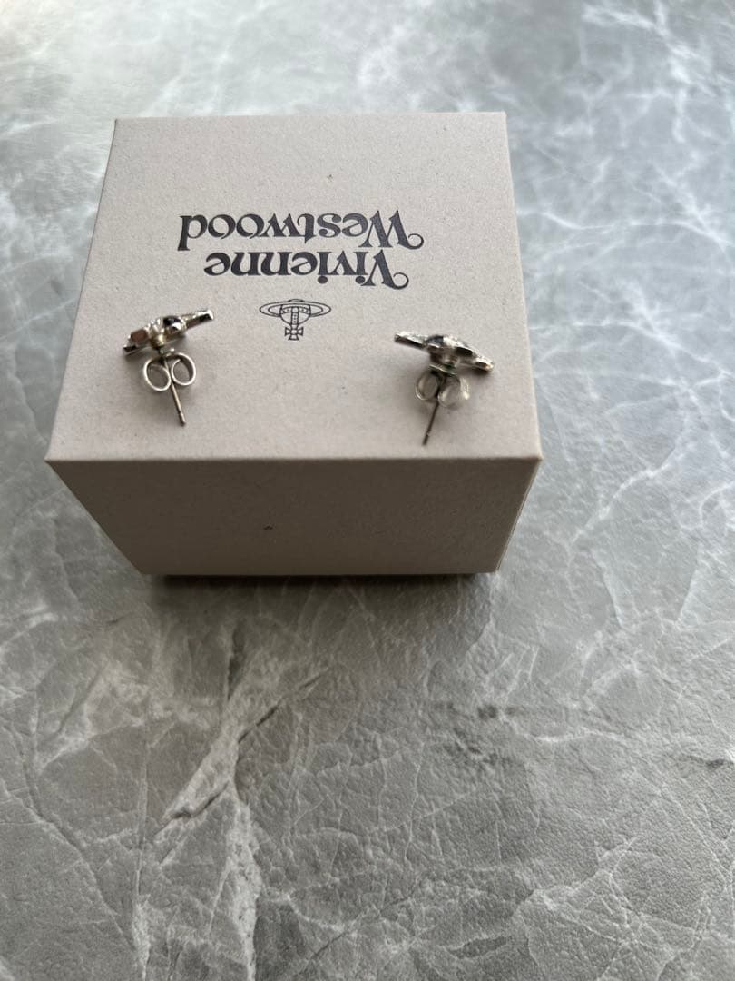 Vivienne Westwood シルバー ピアス(両耳用)