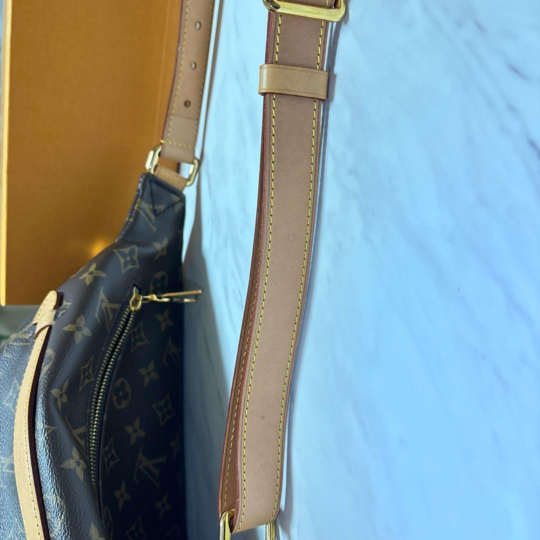 ルイヴィトン　モノグラム　バムバッグ　ボディバッグ　ウエストポーチ