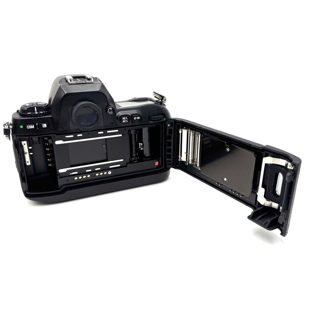 美品 ニコン Nikon F100 フィルム 一眼レフ ボディ F5ジュニア