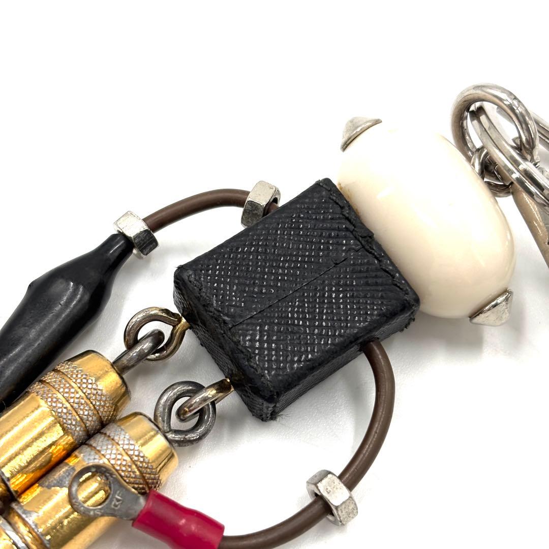 正規品 プラダ エドワード キーホルダー ロボット 三角ロゴ サフィアーノレザー