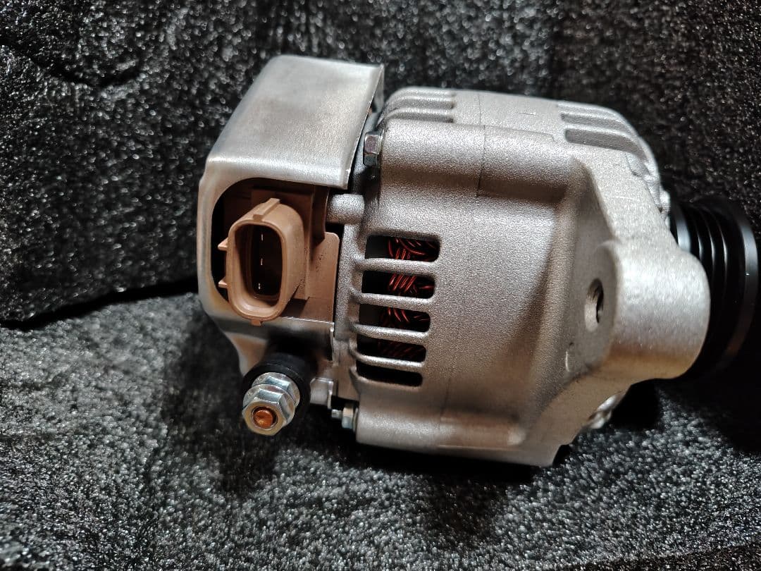 新品　オルタネーター　ダイハツ