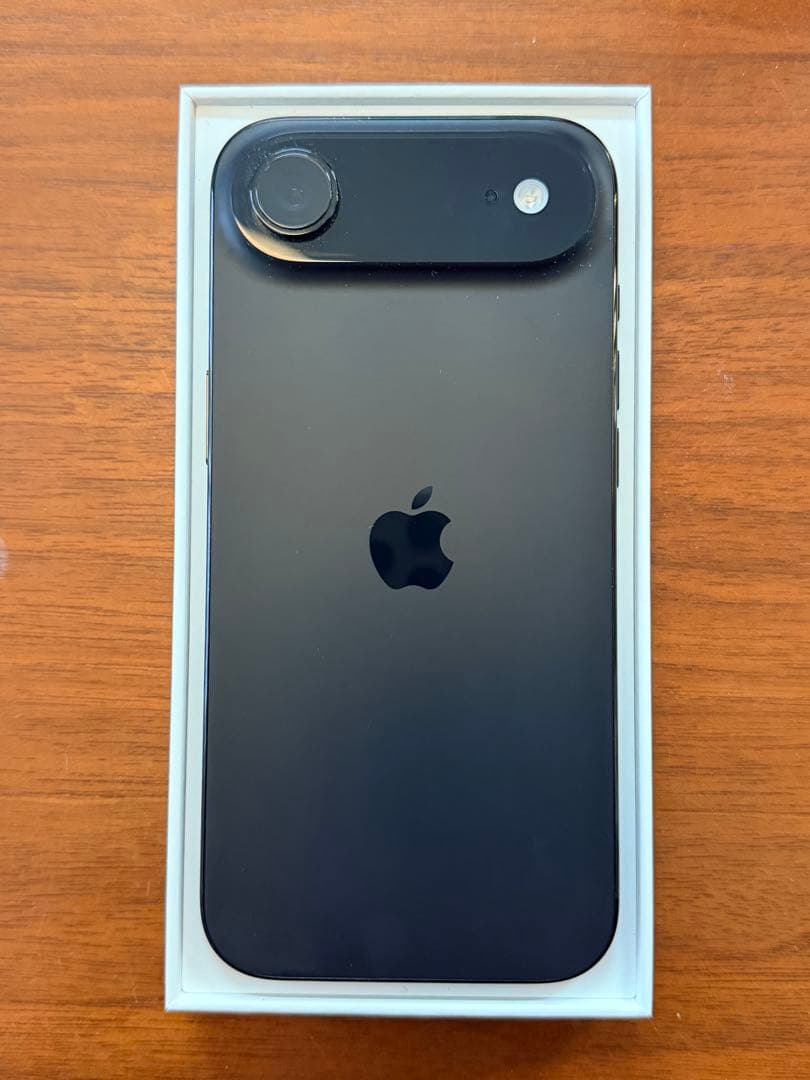 iPhone Air 256GB 黒 本体 Apple購入 純正ケース付き