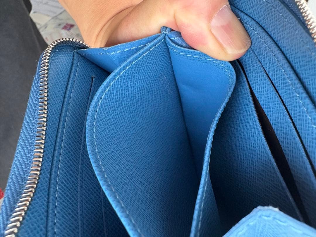 ルイヴィトン エピ ジッピーパース 小銭入れ 財布 ブルー