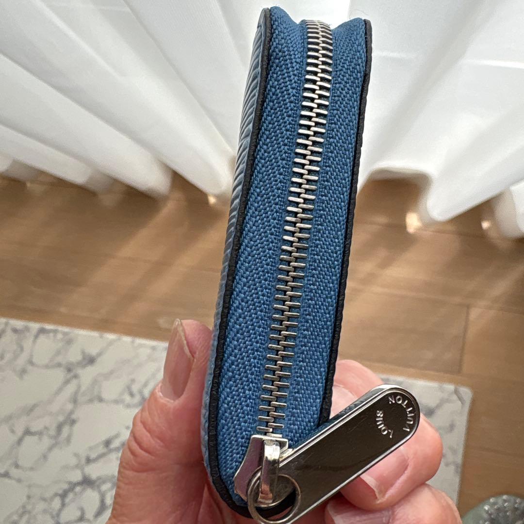 ルイヴィトン エピ ジッピーパース 小銭入れ 財布 ブルー