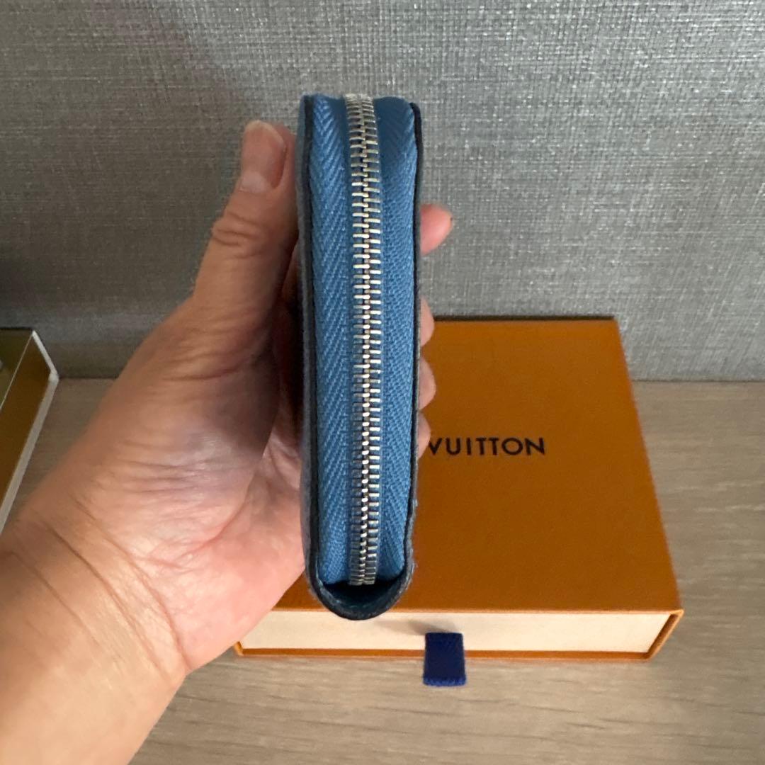 ルイヴィトン エピ ジッピーパース 小銭入れ 財布 ブルー
